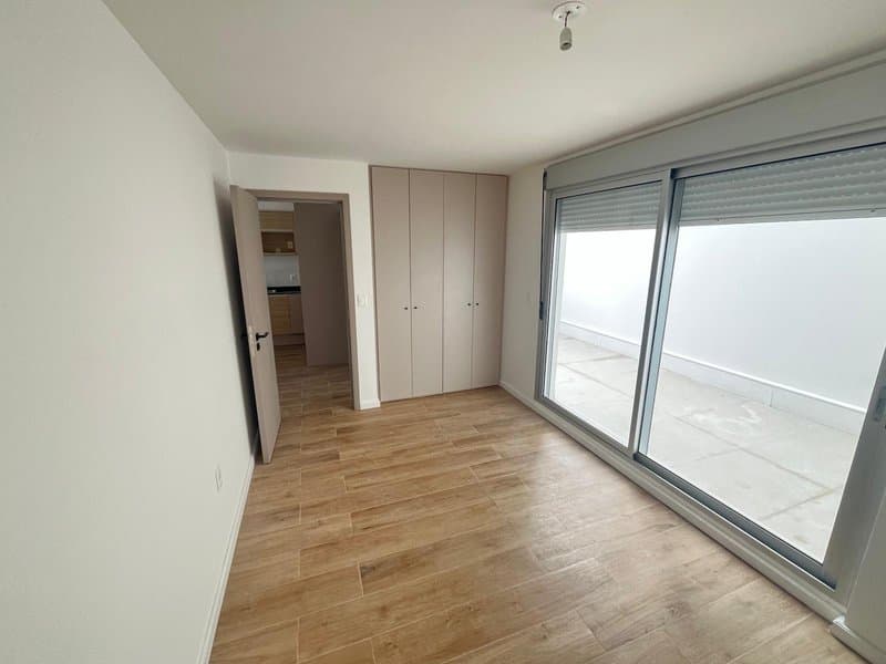 Alquiler apartamento 1 dormitorio con patio a estrenar Buceo Torre Italia
