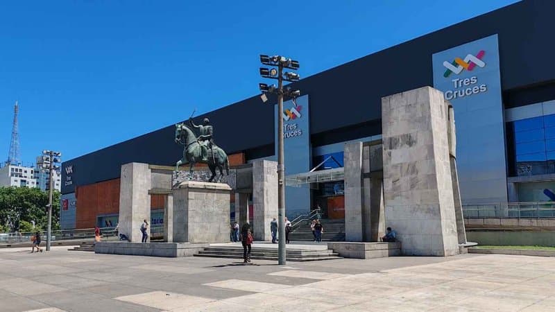 Venta Terreno Tres Cruces Shopping LVP salida dos calles