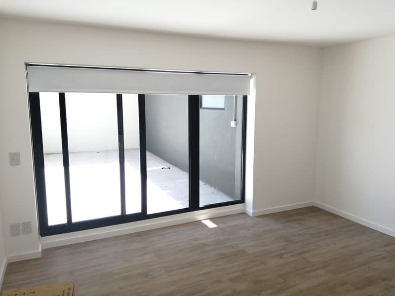 Alquiler apartamento monoambiente con patio Pocitos Cuore 105
