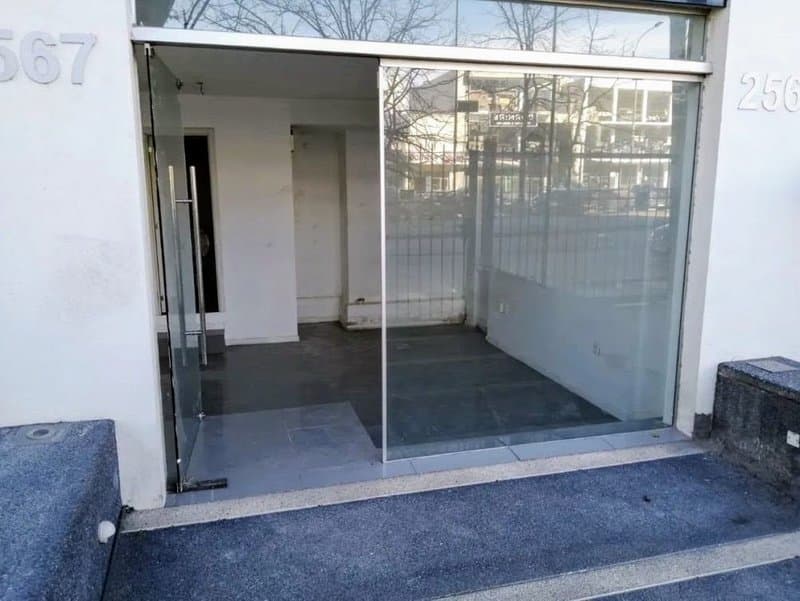 Venta local comercial sobre Av. Italia frente al Parque Batlle
